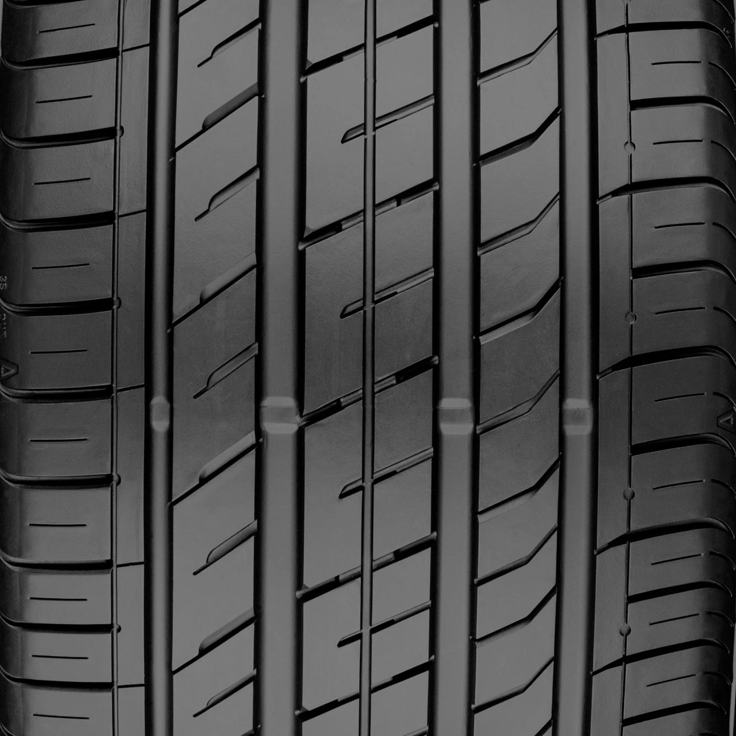 N Fera SU1 UHP 245/40R18 97Y XL Passenger Tire